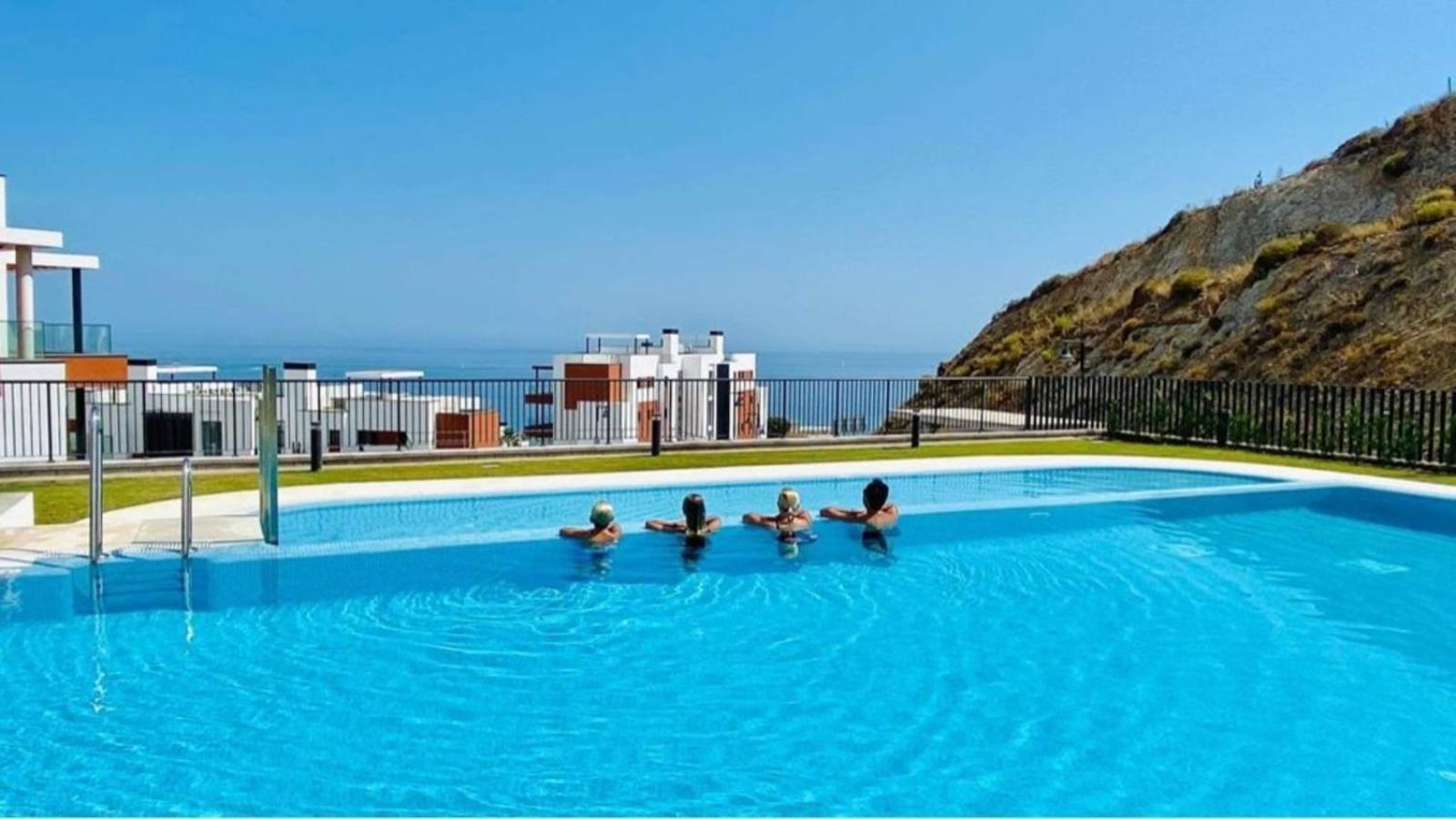 Paradise In Фуeнхирола Екстериор снимка
